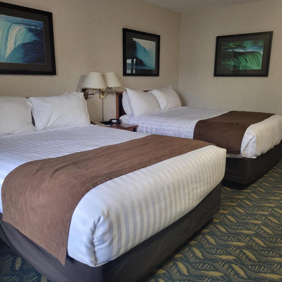 Travelodge By Wyndham Niagara Falls At The Falls Экстерьер фото