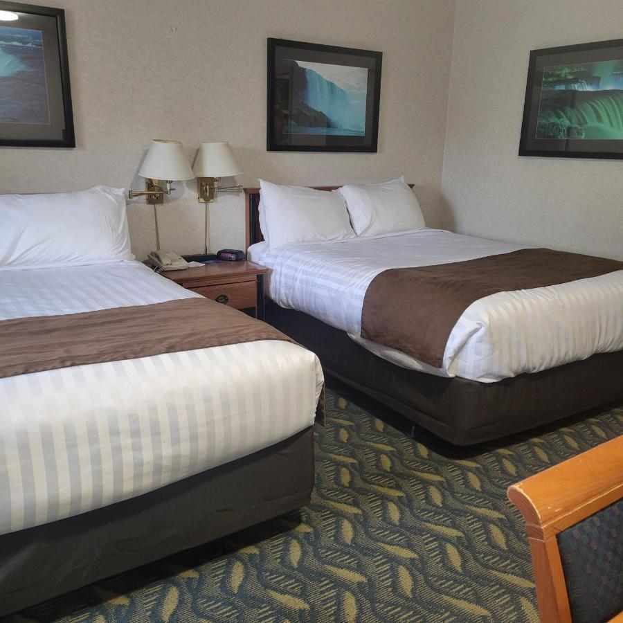 Travelodge By Wyndham Niagara Falls At The Falls Экстерьер фото