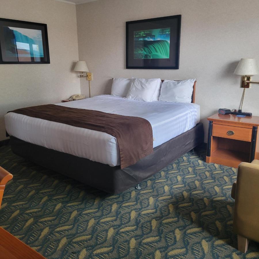Travelodge By Wyndham Niagara Falls At The Falls Экстерьер фото