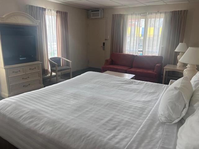 Travelodge By Wyndham Niagara Falls At The Falls Экстерьер фото