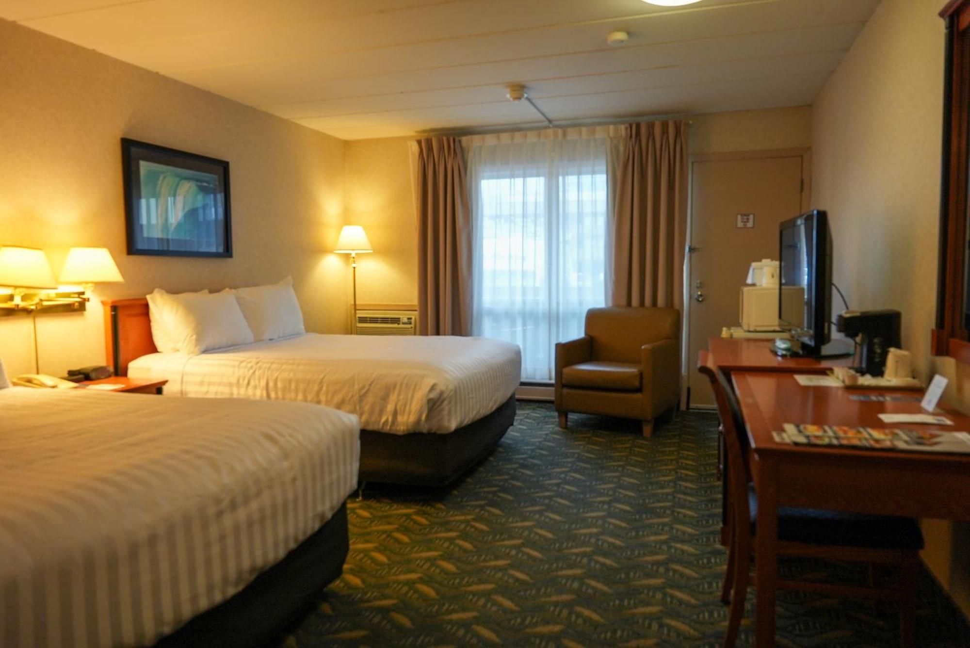 Travelodge By Wyndham Niagara Falls At The Falls Экстерьер фото