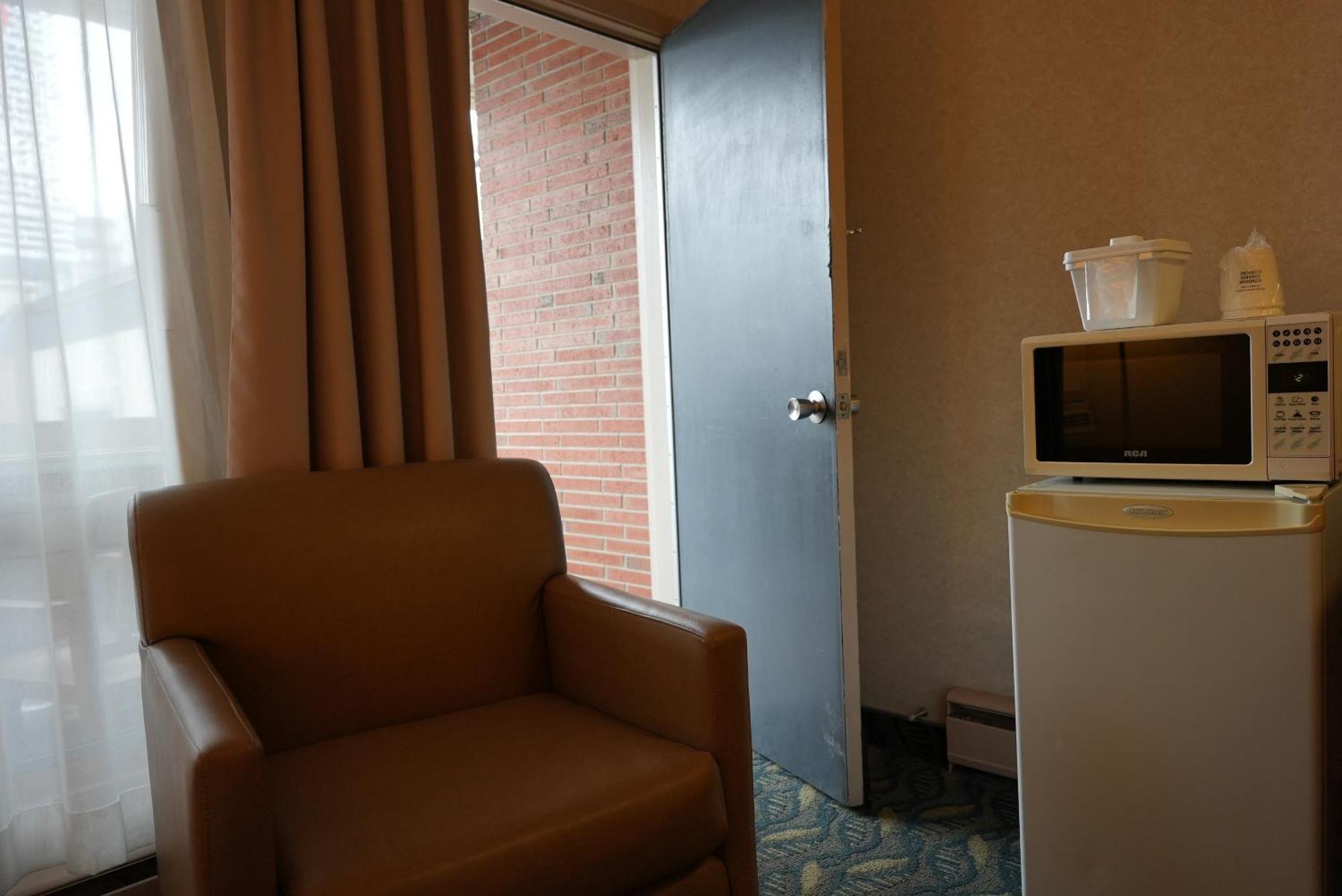 Travelodge By Wyndham Niagara Falls At The Falls Экстерьер фото