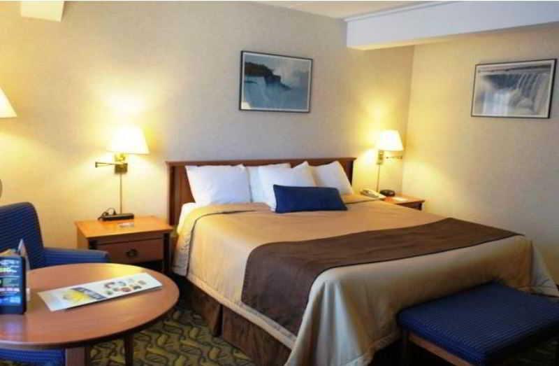 Travelodge By Wyndham Niagara Falls At The Falls Экстерьер фото